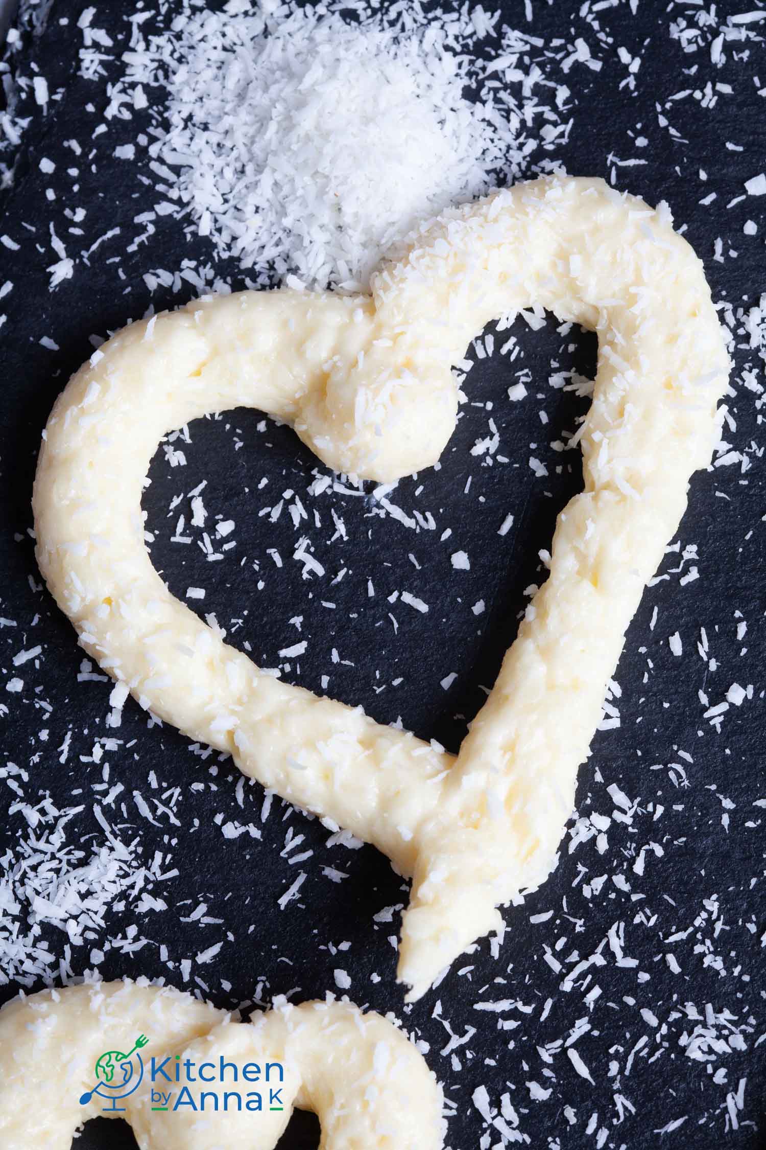 Coconut and powdered milk frosting